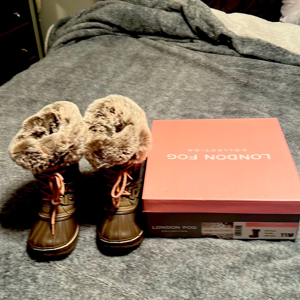 London Fog Girls Water Resistant Boots